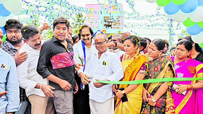 ప్రజా సమస్యల పరిష్కారానికి కృషి 1