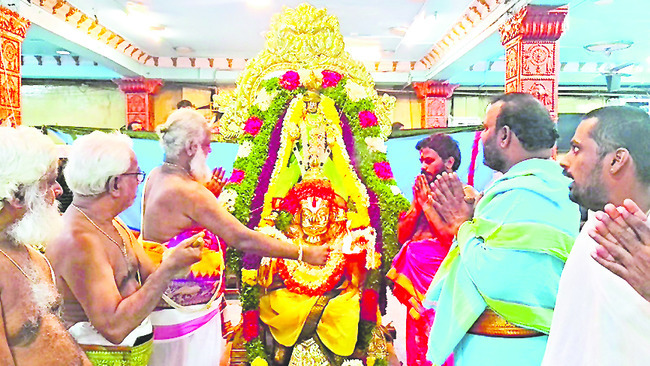 అంతటా ఆధ్యాత్మిక పరవశం 1