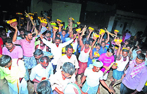 కుళ్లాయిస్వామి క్షేత్రం.. భక్తజన సాగరం 3