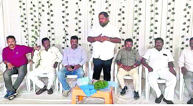 బీఆర్ఎస్ డైవర్షన్ పాలిటిక్స్
1