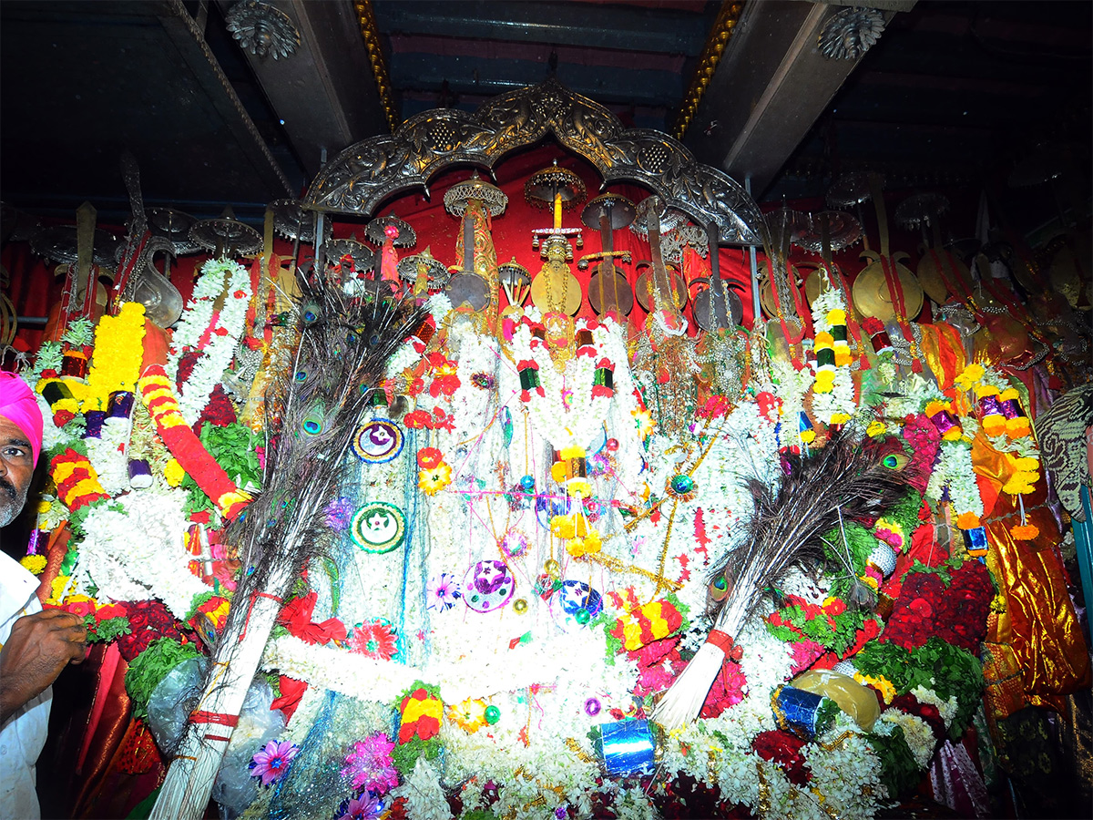 Gugudu Kullai Swamy Temple At Anantapur Photos12