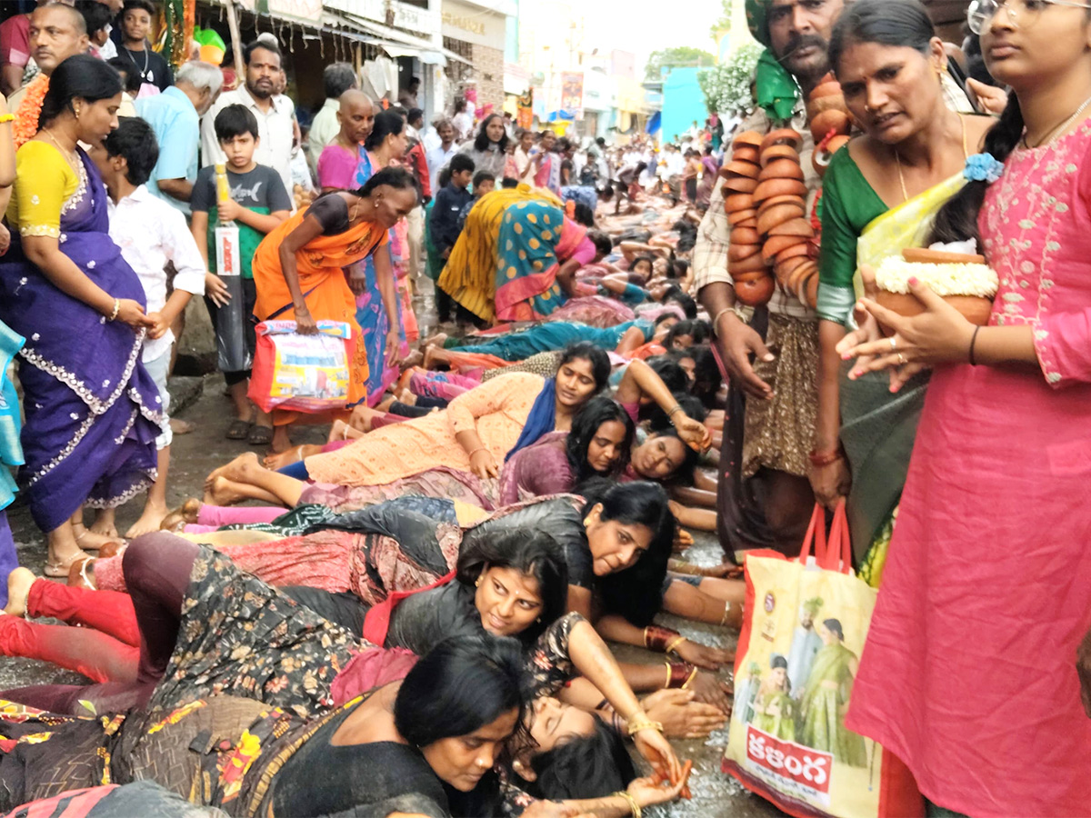Gugudu Kullai Swamy Temple At Anantapur Photos16