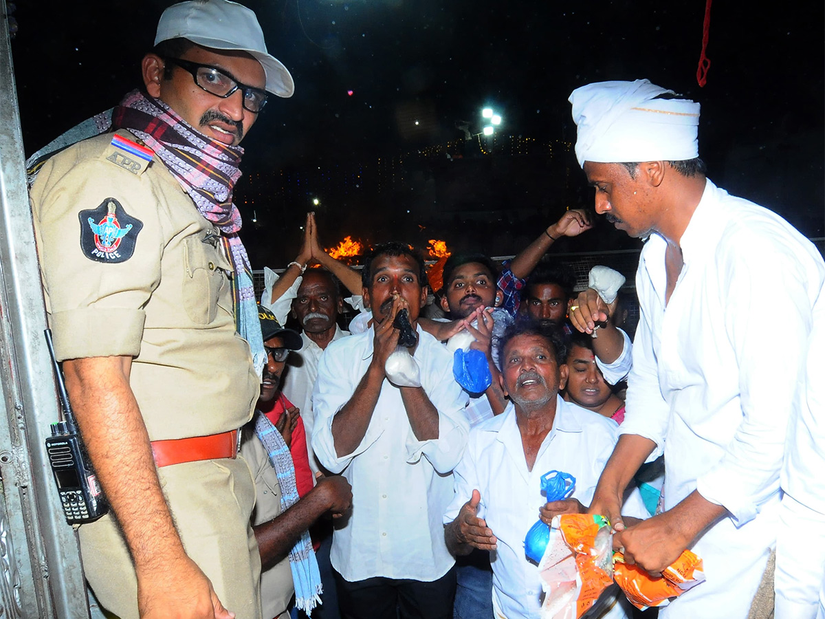 Gugudu Kullai Swamy Temple At Anantapur Photos19