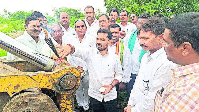 కాలువలకు మరమ్మతు1