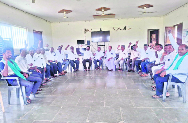 యూరియా కొరత లేకుండా చూడాలి
1
