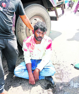 రోడ్డు ప్రమాదంలో తండ్రి మృతి1