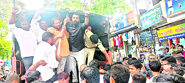 అధికారాన్ని అడ్డం పెట్టుకుని నిర్బంధ పాలన1