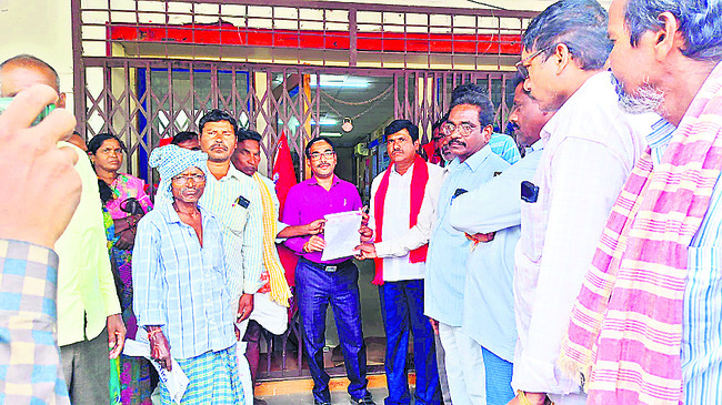 మంత్రులకు ఘనస్వాగతం
2