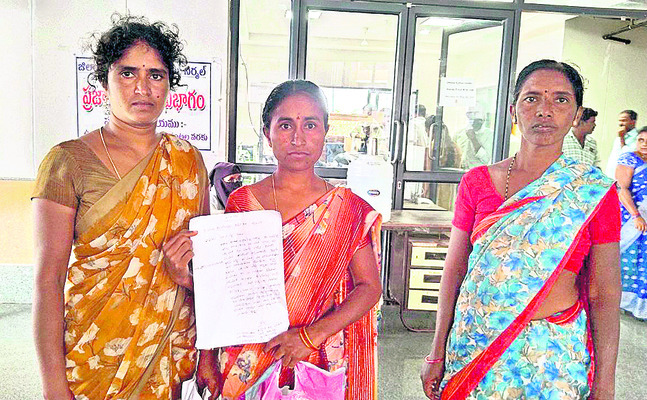 ● ప్రజావాణిలో అర్జీదారుల వేడుకోలు ● సమస్యలు వెంటనే పరిష1