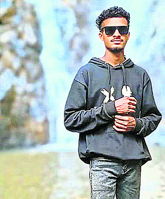 రోడ్డు ప్రమాదంలో ఇద్దరు దుర్మరణం 2