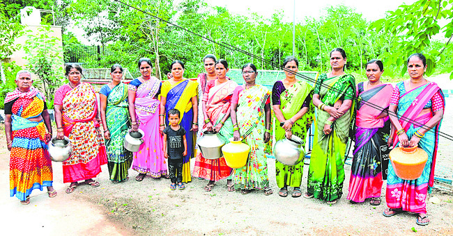 అర్జీలను సత్వరం పరిష్కరించండి 1