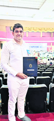 జిల్లా వాసులకు డాక్టరేట్లు1