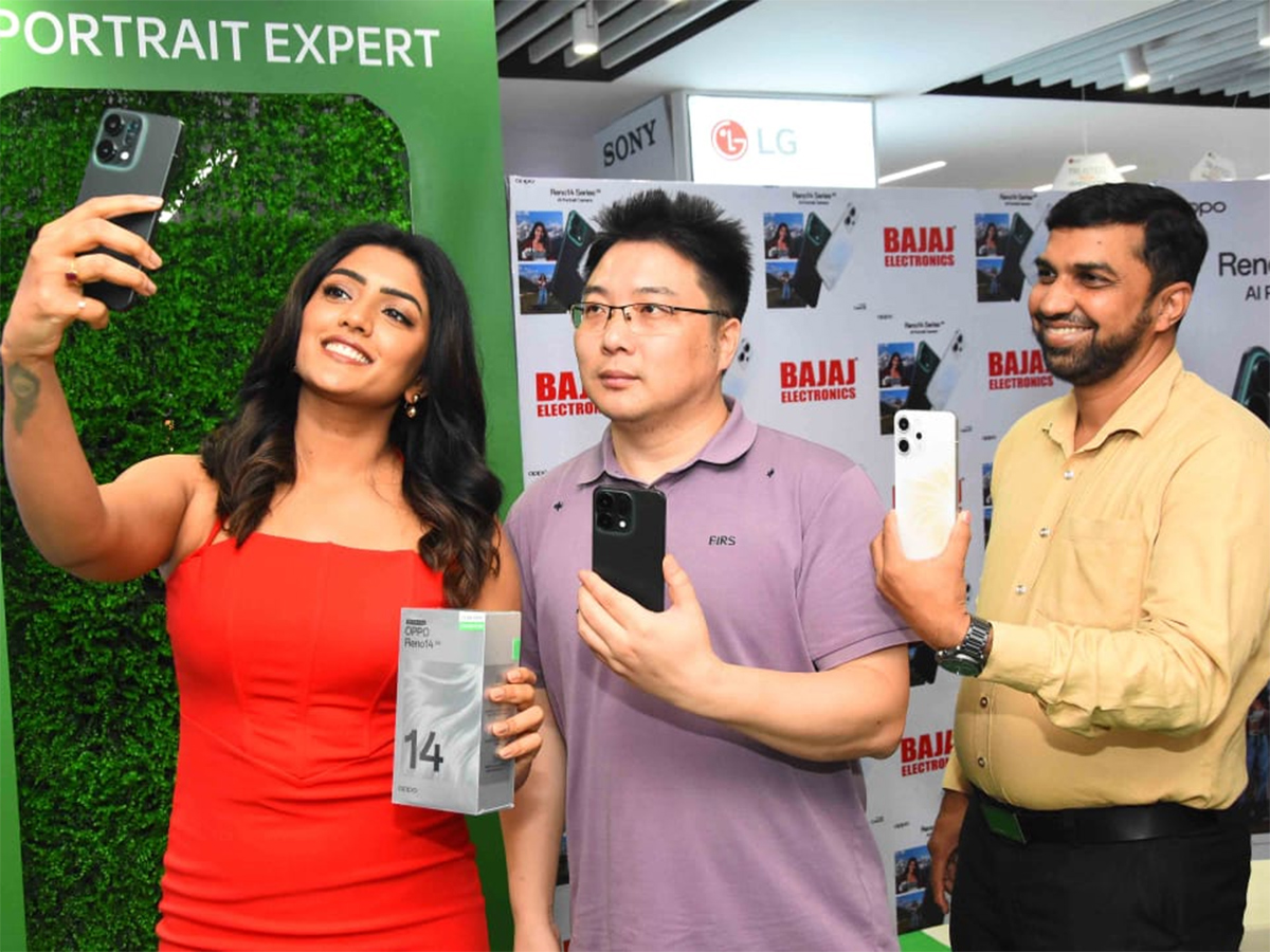 Actress Eesha Rebba Unveils All New OPPO Reno14 Series4