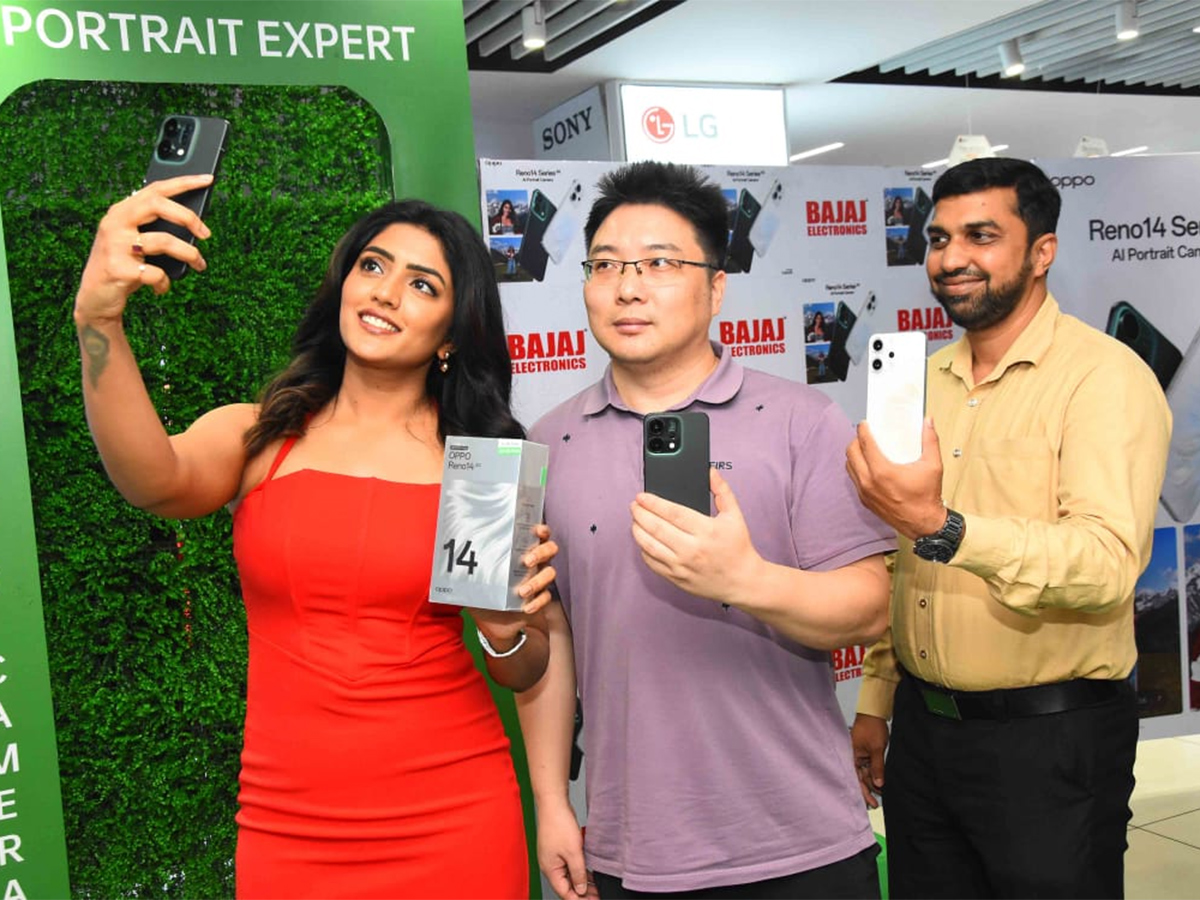 Actress Eesha Rebba Unveils All New OPPO Reno14 Series5