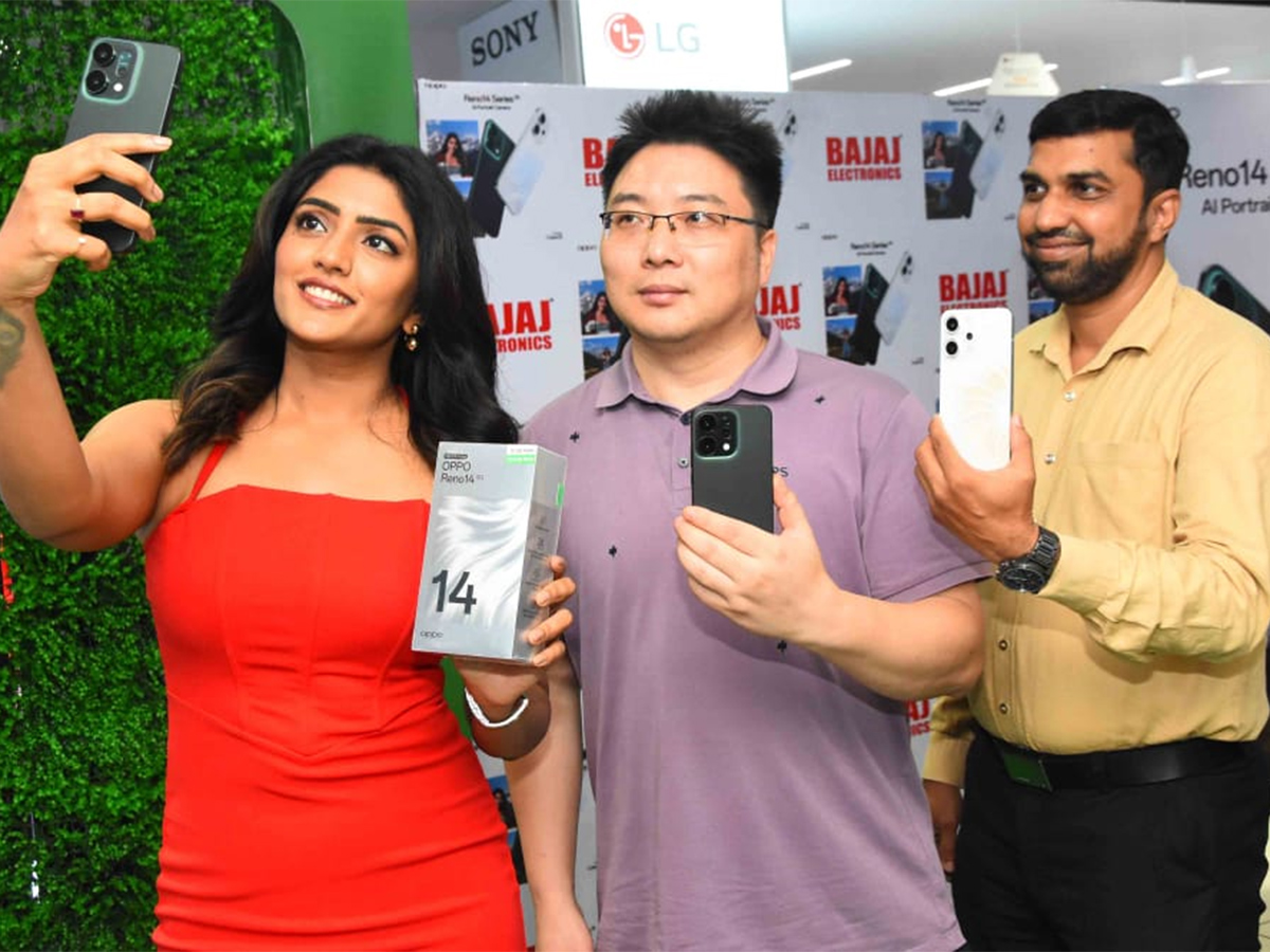 Actress Eesha Rebba Unveils All New OPPO Reno14 Series7