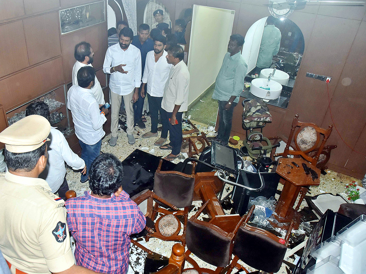 Nallapareddy Prasanna Kumar Reddy Fires On Kutami Over TDP Goons Attack23