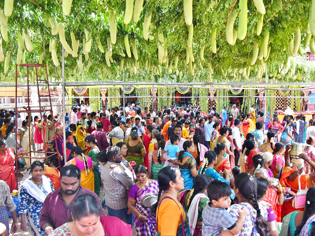 Shakambari Utsavalu 2025 At Indrakeeladri Kanaka Durga Temple Photos4