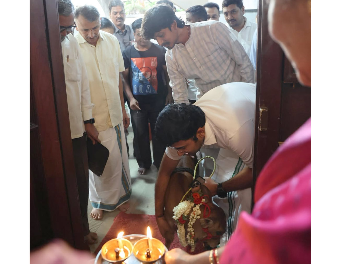 Tejasvi Surya, Sivasri Skandaprasad welcome New family member Beautiful Punganur cow Photos7