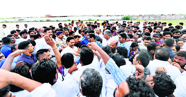 అండగా ఉంటా !1