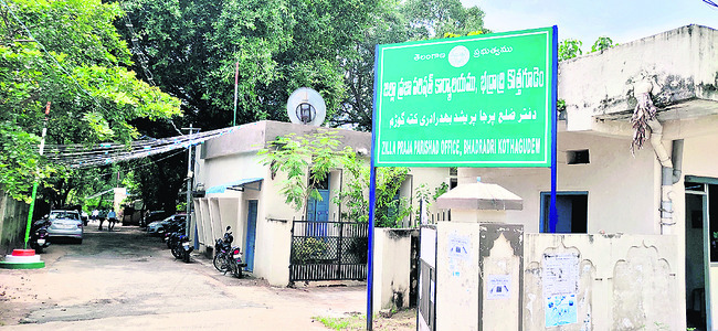 అరకొర వసతులతోనే..1
