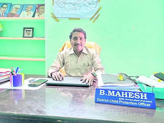 చిన్నారుల మోములో చిరునవ్వులు1
