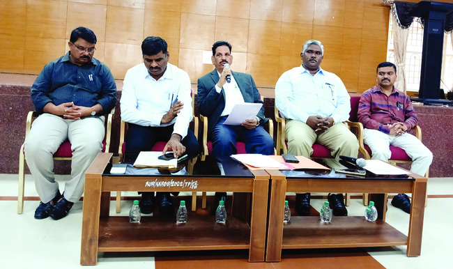 ఆస్పత్రిలో శిశువుల మార్పిడి కలకలం 1