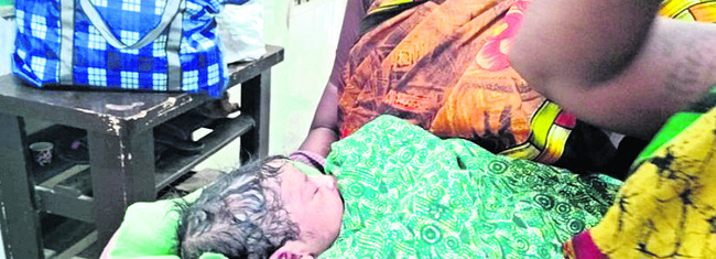 ఆస్పత్రిలో శిశువుల మార్పిడి కలకలం 2