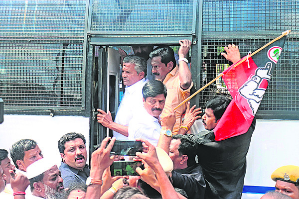 క్లుప్తంగా1