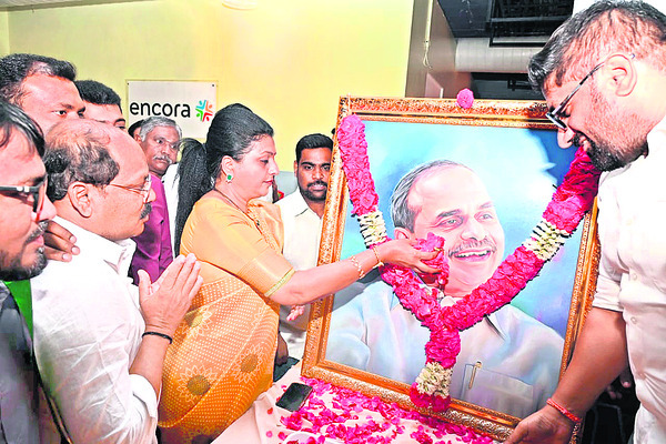 ఐటీ ఉద్యోగుల రక్తదానం
1