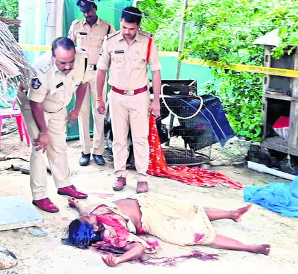 మహిళ దారుణ హత్య 1
