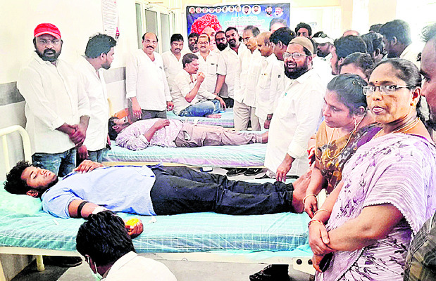 నీరాజనం2