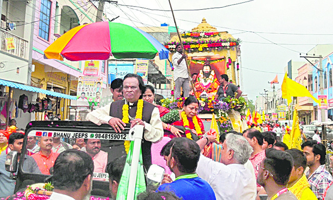 వైభవంగా శోభాయాత్ర 1
