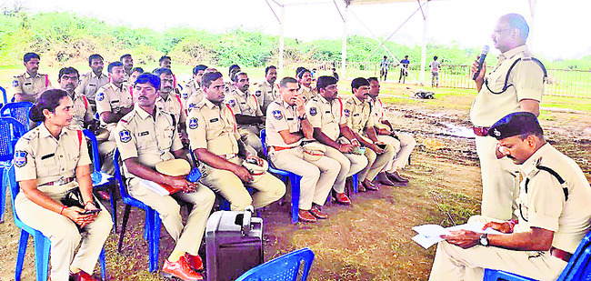 విద్యార్థులకు పౌష్టికాహారం అందించాలి2
