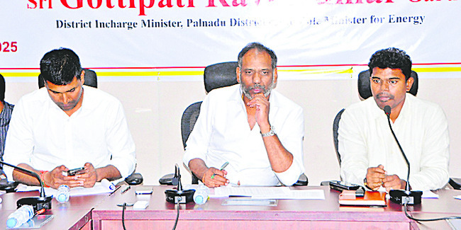 మాజీ మంత్రి అంబటికి పోలీసులు నోటీసులు
1