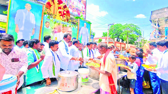 Srikalahasti Annadanam5