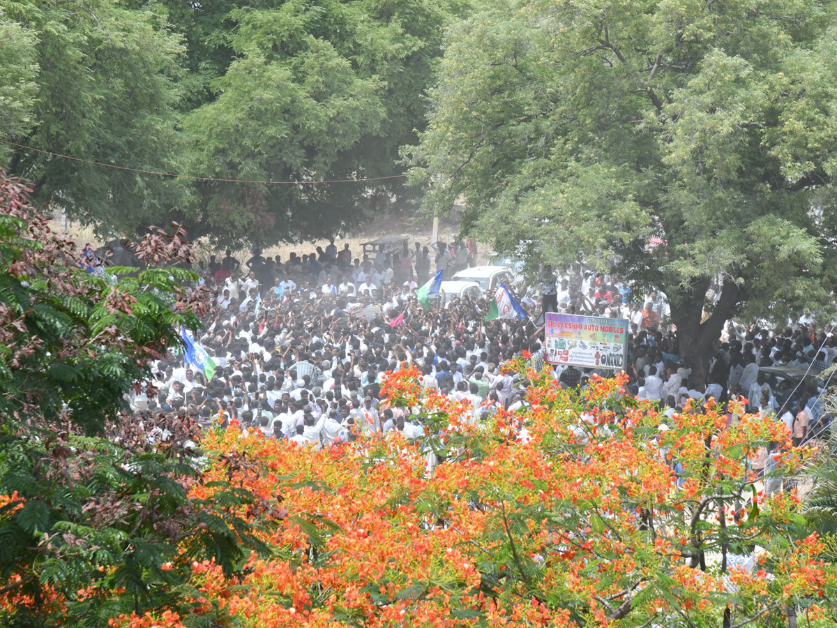 Heavy Public Crowd To Meet YS Jagan At Bangarupalyam Chittoor District Photos25