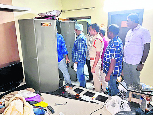 కంచిలిలో భారీ చోరీ 1