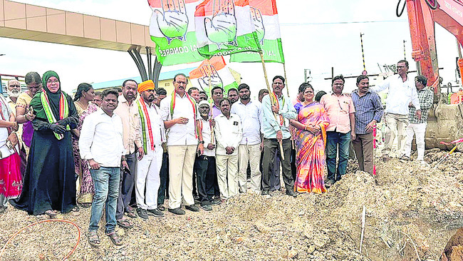 విద్యార్థులు కష్టపడి చదవాలి  
1