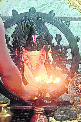 లక్ష్మీనృసింహునికి శ్రావణ మాస పూజలు1