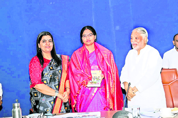 వరంగల్‌ అబ్బాయి..  అమెరికా అమ్మాయి
1