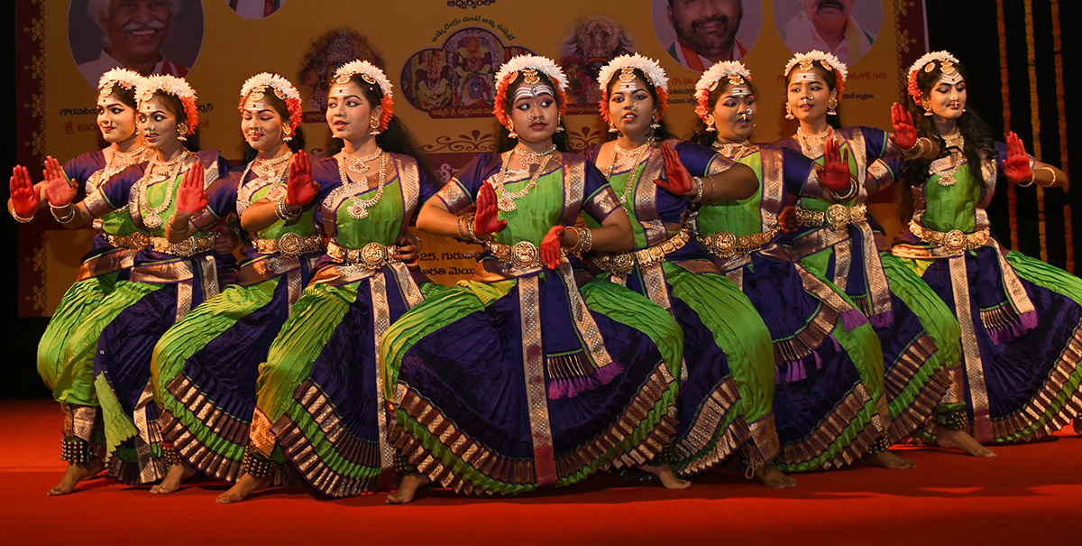Bonalu 2025 impressive dance performance in Rabindra Bharathi13