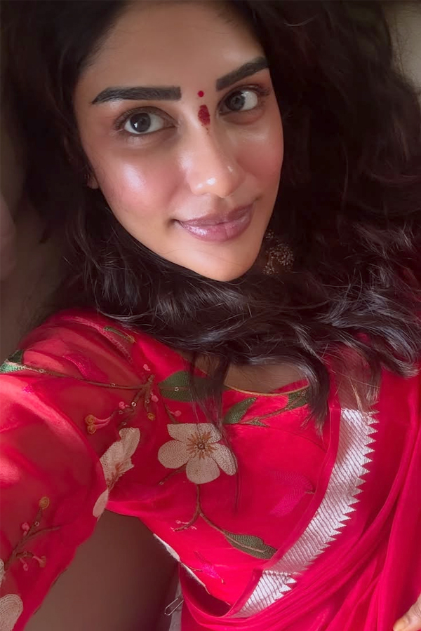 Surekha Vani And Her Daughter Supritha Performs Puja On Sravana Sukravaram Photos2