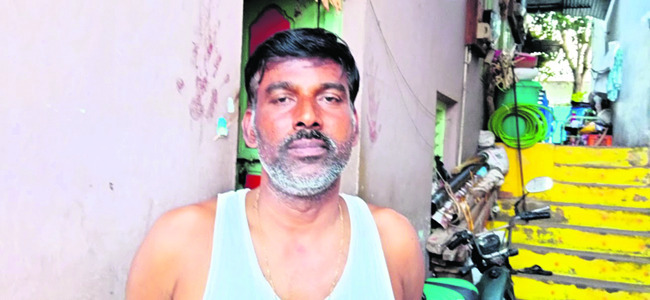 తెగిన పోగులు.. మారని బతుకులు 3