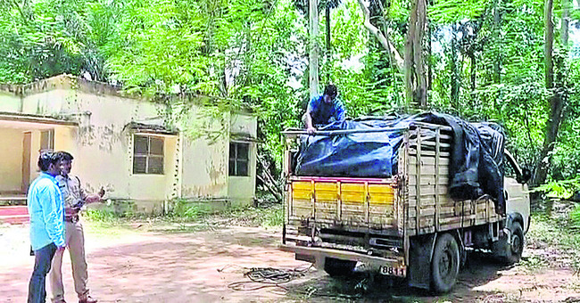 పశువుల మాంసం వ్యాన్‌ సీజ్‌ 1