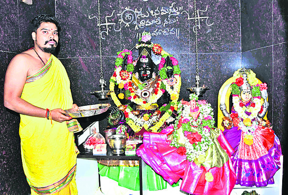 అన్నాచెల్లెళ్ల అనుబంధానికి ప్రతీక రాఖీ2