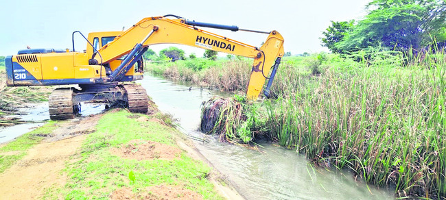 చెరువులకు జలకళ 1