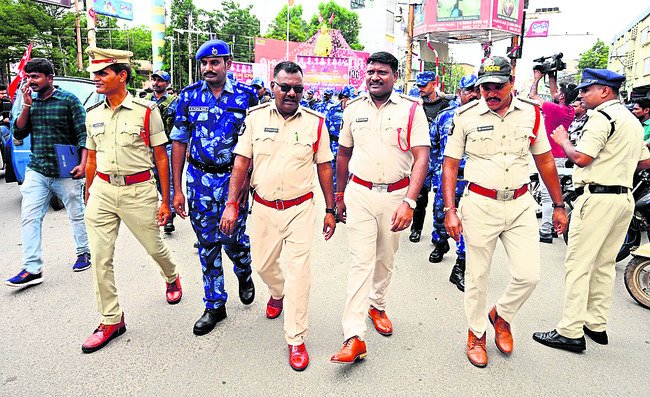 కర్నూలులో కేంద్ర బలగాల కవాతు 1