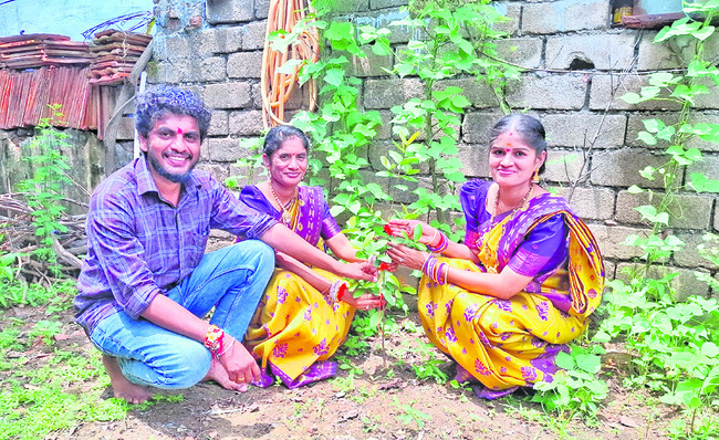 రాఖీ సంబరం3