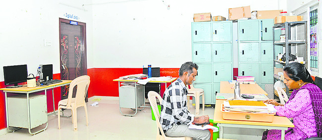 గ్రామ స్వరాజ్యానికి తూట్లు 1