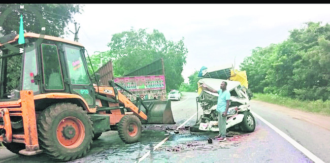 ముగ్గురిపై కేసు నమోదు1